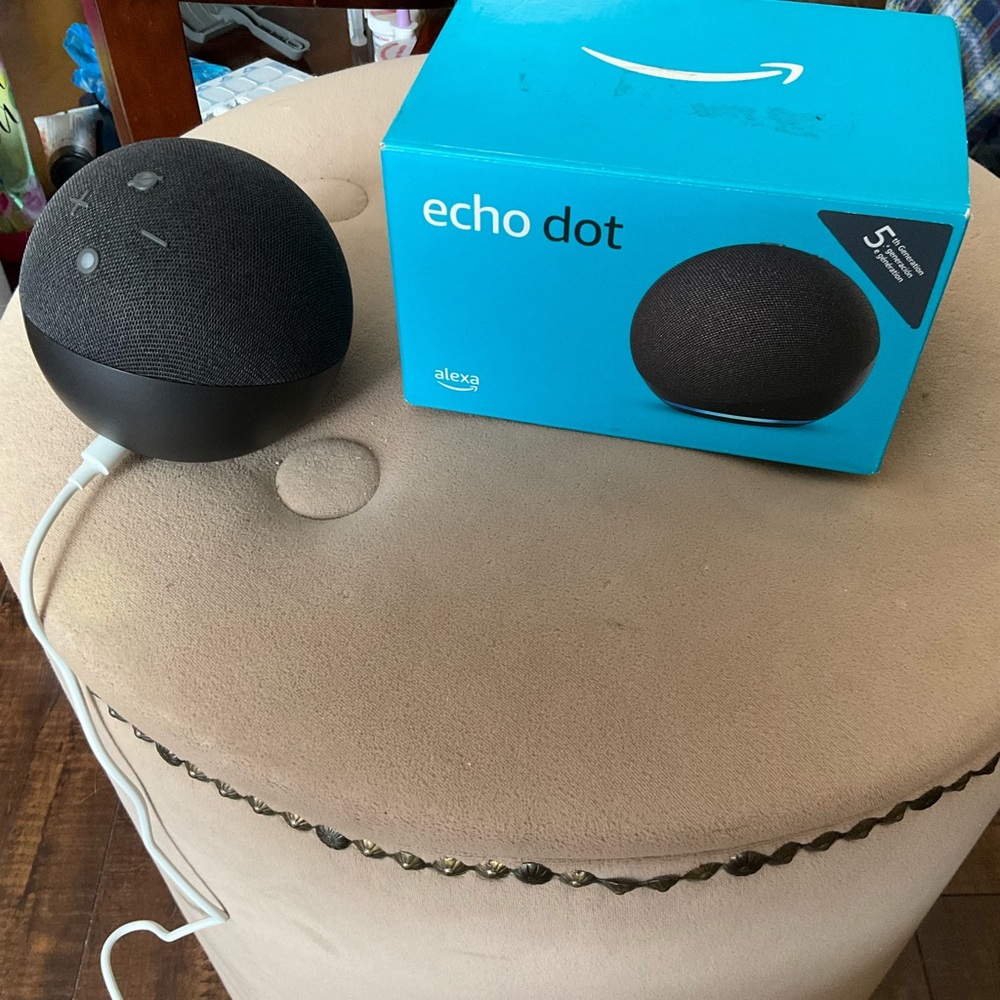 Amazon Echo Dot in Black with Box